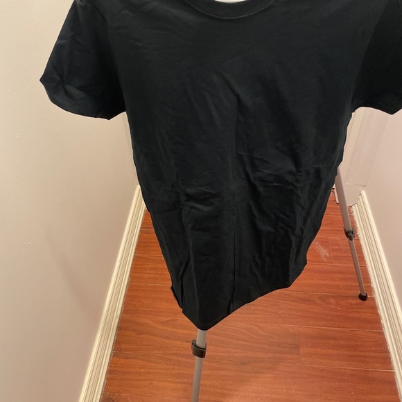 Black t-shirts Medium size great for summer - Picture 4 of 7